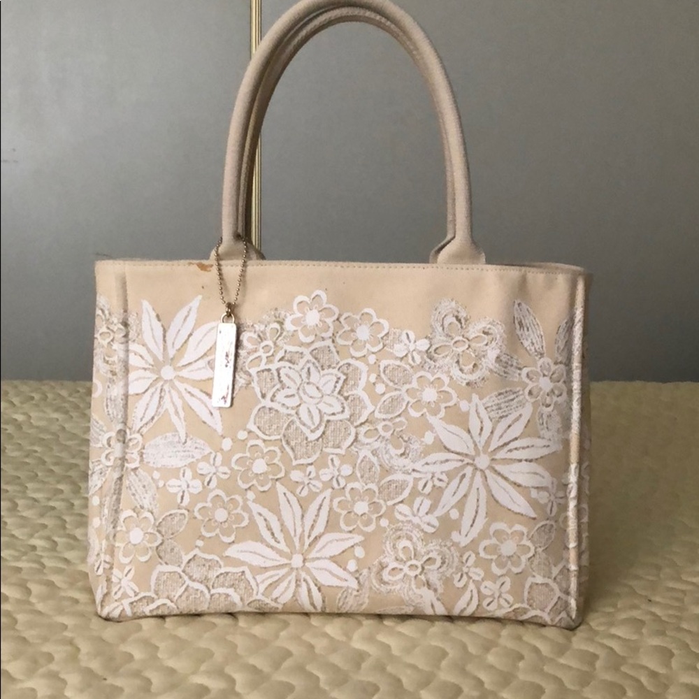 Clearance price drop Oscar de la Renta canvas tote
